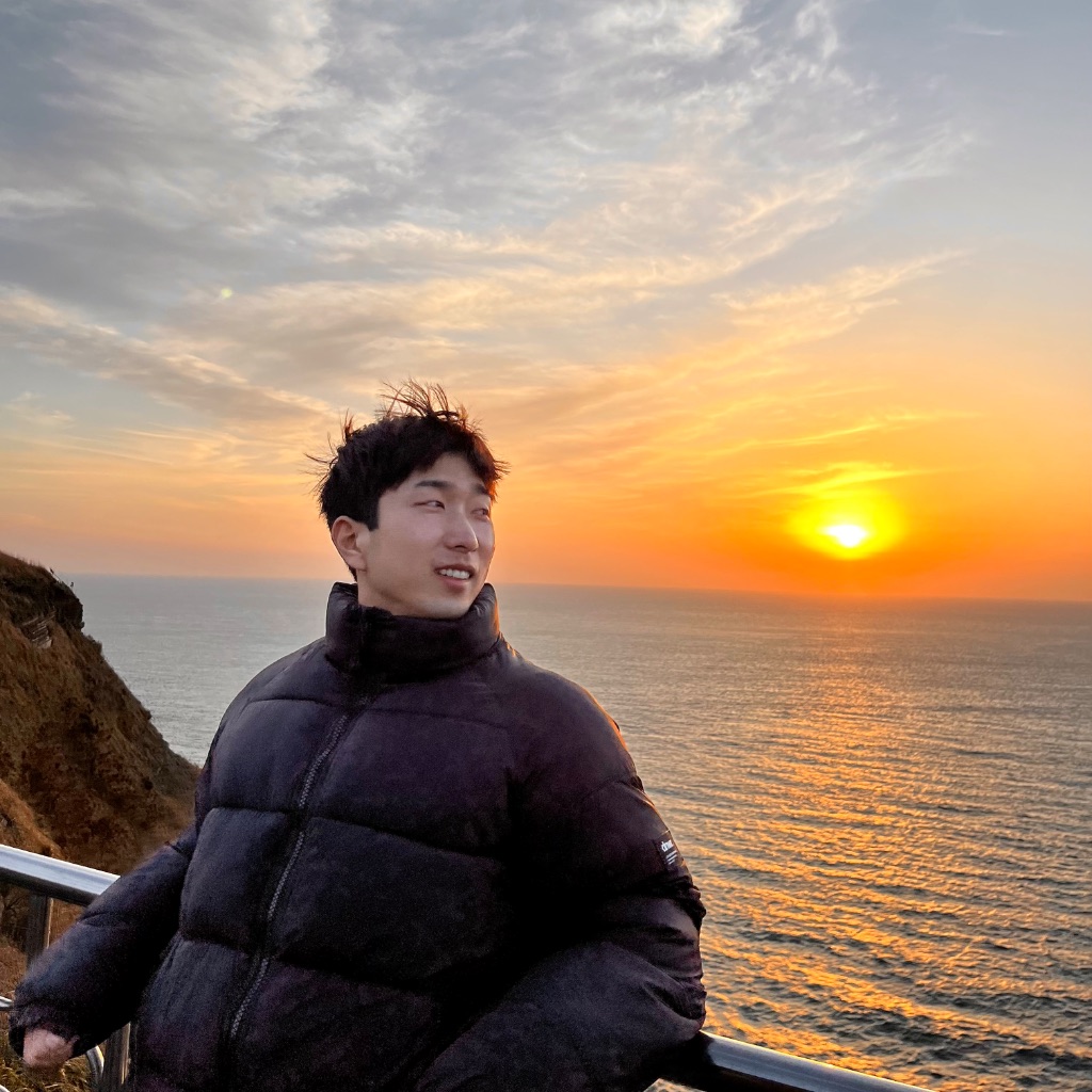 Dojun Park by the sea at sunset